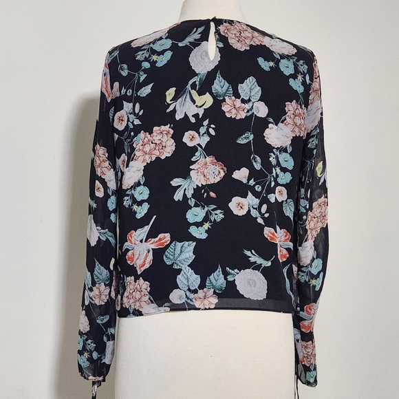 Vince Camuto Black Floral Blouse Size Medium - Picture 6 of 7